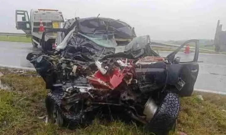 GRAVE ACIDENTE: BATIDA FRONTAL DEIXA DOIS FERIDOS NA PR-340