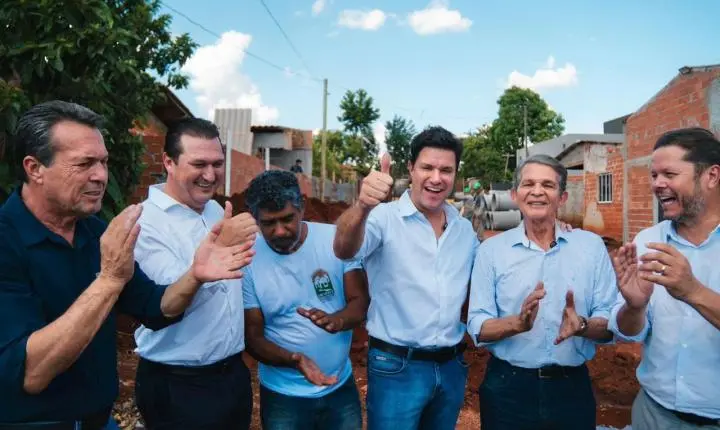 GUTO SILVA VISTORIA OBRAS DE URBANIZAÇÃO DO BUBAS E REFORÇA MAIOR PROJETO DO PAÍS EM ÁREA OCUPADA