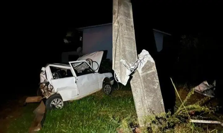HOMEM MORRE EM GRAVE ACIDENTE ENTRE CARROS NA PR-317 EM SÃO JOSÉ DAS PALMEIRAS