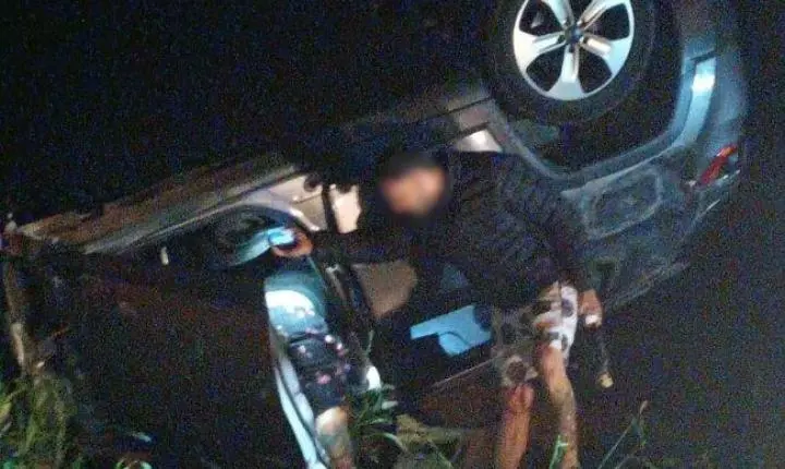 HOMEM MORRE EM GRAVE ACIDENTE ENTRE CARROS NA PR-317 EM SÃO JOSÉ DAS PALMEIRAS