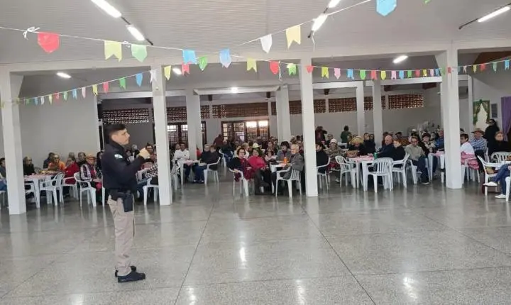 IDOSOS DE MISSAL RECEBEM ORIENTAÇÕES SOBRE GOLPES VIRTUAIS E PRESENCIAIS