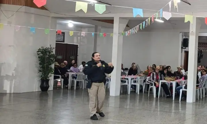 IDOSOS DE MISSAL RECEBEM ORIENTAÇÕES SOBRE GOLPES VIRTUAIS E PRESENCIAIS