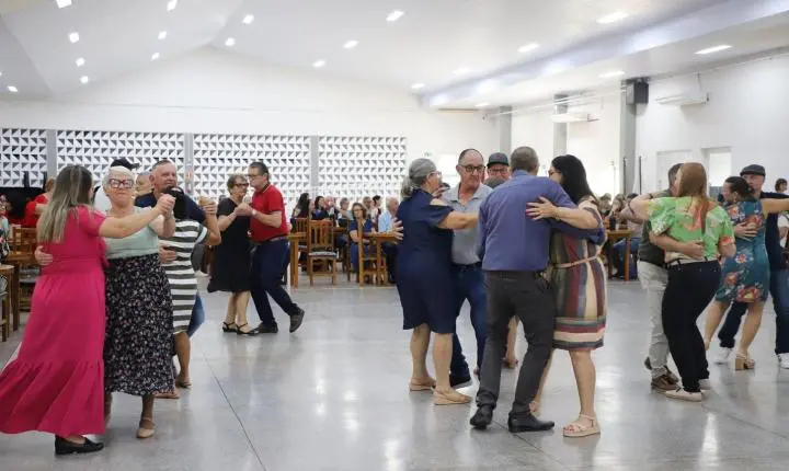 ITAIPULÂNDIA PROMOVE MATINÊ EM HOMENAGEM AO DIA DO IDOSO