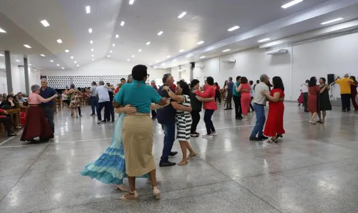 ITAIPULÂNDIA PROMOVE MATINÊ EM HOMENAGEM AO DIA DO IDOSO