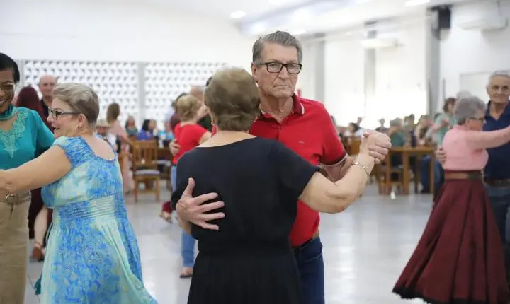 ITAIPULÂNDIA PROMOVE MATINÊ EM HOMENAGEM AO DIA DO IDOSO
