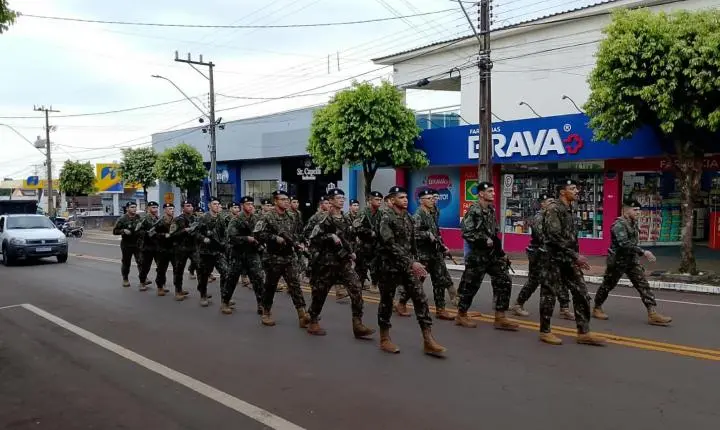 ITAIPULÂNDIA REALIZA DESFILE CÍVICO EM CELEBRAÇÃO À INDEPENDÊNCIA DO BRASIL