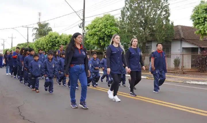 ITAIPULÂNDIA REALIZA DESFILE CÍVICO EM CELEBRAÇÃO À INDEPENDÊNCIA DO BRASIL
