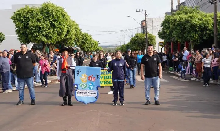 ITAIPULÂNDIA REALIZA DESFILE CÍVICO EM CELEBRAÇÃO À INDEPENDÊNCIA DO BRASIL