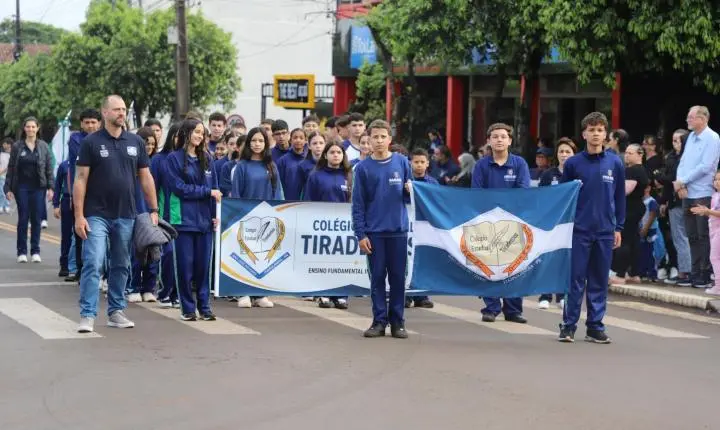 ITAIPULÂNDIA REALIZA DESFILE CÍVICO EM CELEBRAÇÃO À INDEPENDÊNCIA DO BRASIL