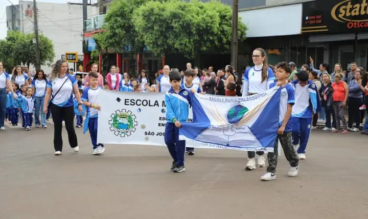 ITAIPULÂNDIA REALIZA DESFILE CÍVICO EM CELEBRAÇÃO À INDEPENDÊNCIA DO BRASIL