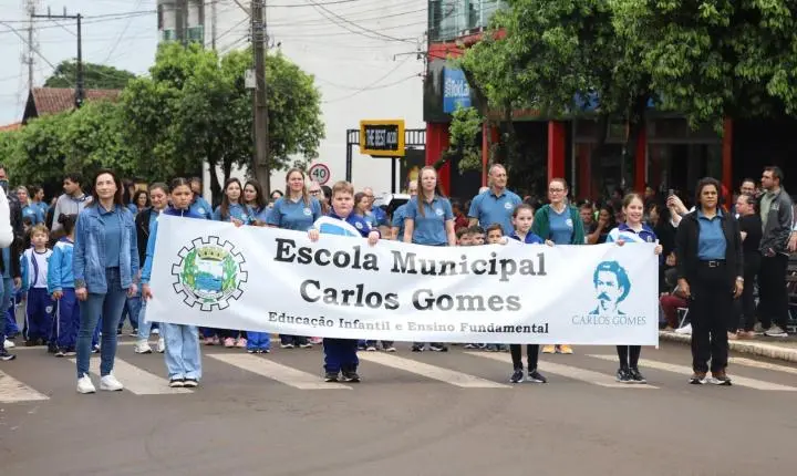 ITAIPULÂNDIA REALIZA DESFILE CÍVICO EM CELEBRAÇÃO À INDEPENDÊNCIA DO BRASIL