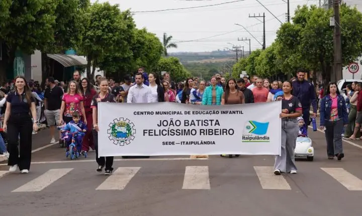 ITAIPULÂNDIA REALIZA DESFILE CÍVICO EM CELEBRAÇÃO À INDEPENDÊNCIA DO BRASIL