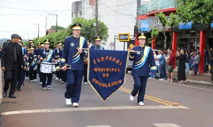 ITAIPULÂNDIA REALIZA DESFILE CÍVICO EM CELEBRAÇÃO À INDEPENDÊNCIA DO BRASIL