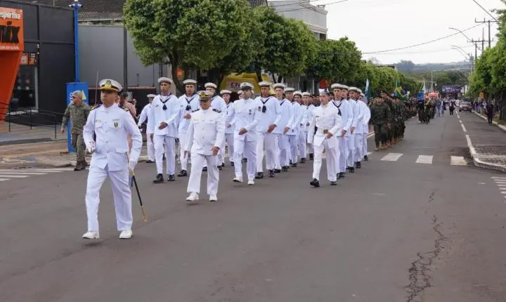 ITAIPULÂNDIA REALIZA DESFILE CÍVICO EM CELEBRAÇÃO À INDEPENDÊNCIA DO BRASIL