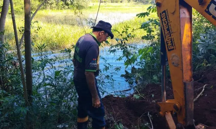 ITAIPULÂNDIA REALIZA OFICINA DE RECUPERAÇÃO DE NASCENTE NA COMUNIDADE CRISTO REI