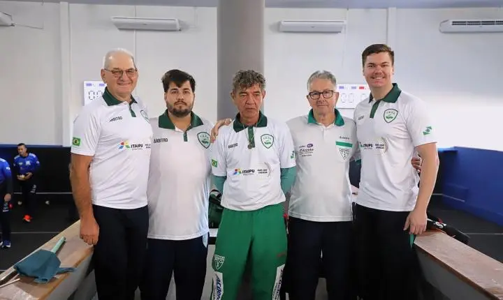 ITAIPULÂNDIA REINAUGURA CANCHA DE BOCHA E HOMENAGEIA VALENCIANO RODRIGUES DE ARAÚJO COM NOVO NOME