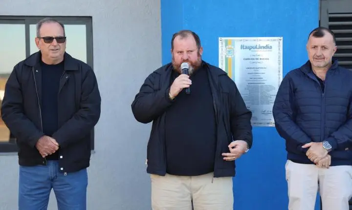 ITAIPULÂNDIA REINAUGURA CANCHA DE BOCHA E HOMENAGEIA VALENCIANO RODRIGUES DE ARAÚJO COM NOVO NOME