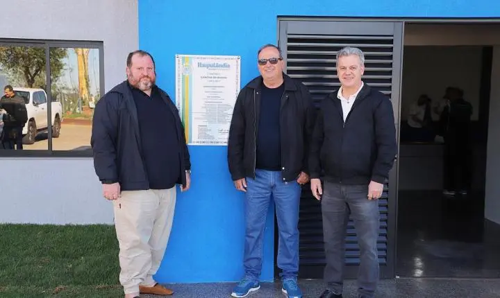 ITAIPULÂNDIA REINAUGURA CANCHA DE BOCHA E HOMENAGEIA VALENCIANO RODRIGUES DE ARAÚJO COM NOVO NOME