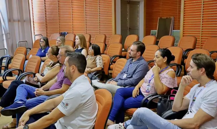 ITAIPULÂNDIA REÚNE COORDENADORES DA 9ª REGIONAL PARA ALINHAR OFERTA DE IMPLANTES DENTÁRIOS PELO SUS