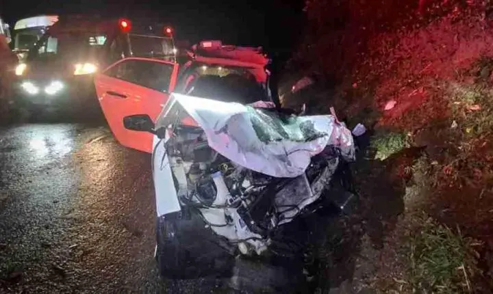 JOVEM E ADOLESCENTE FICAM FERIDAS EM BATIDA FRONTAL NA PR-092 EM SANTO ANTÔNIO DA PLATINA