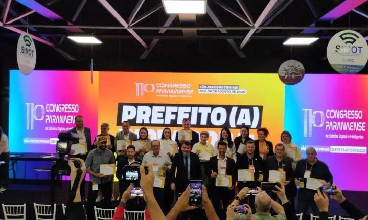 LINDOLFO RUI RECEBE TÍTULO DE PREFEITO INOVADOR 2026 POR PROJETO DE ROBÓTICA EM ITAIPULÂNDIA