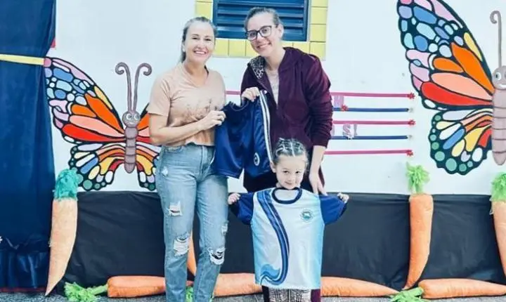 MAIS DE 1.800 ALUNOS RECEBEM KITS DE UNIFORME ESCOLAR EM ITAIPULÂNDIA