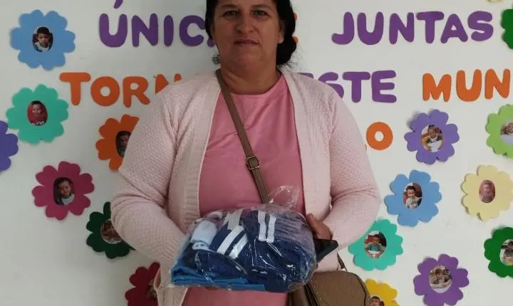 MAIS DE 1.800 ALUNOS RECEBEM KITS DE UNIFORME ESCOLAR EM ITAIPULÂNDIA