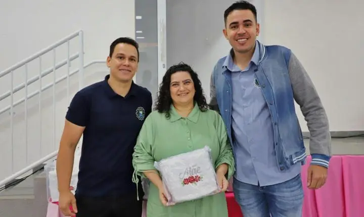 MATINÊ ESPECIAL DO DIA DAS MÃES REÚNE CENTENAS DE FAMÍLIAS EM ITAIPULÂNDIA