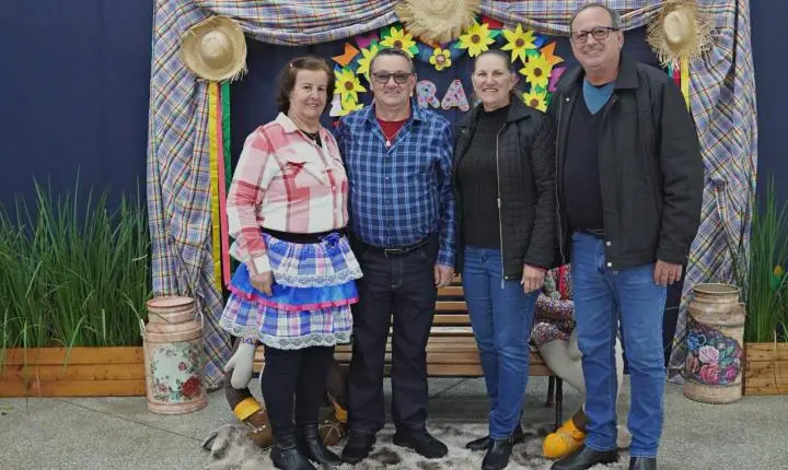 MATINÊ JUNINA REÚNE TERCEIRA IDADE EM CELEBRAÇÃO AO DIA DE SÃO JOÃO EM ITAIPULÂNDIA