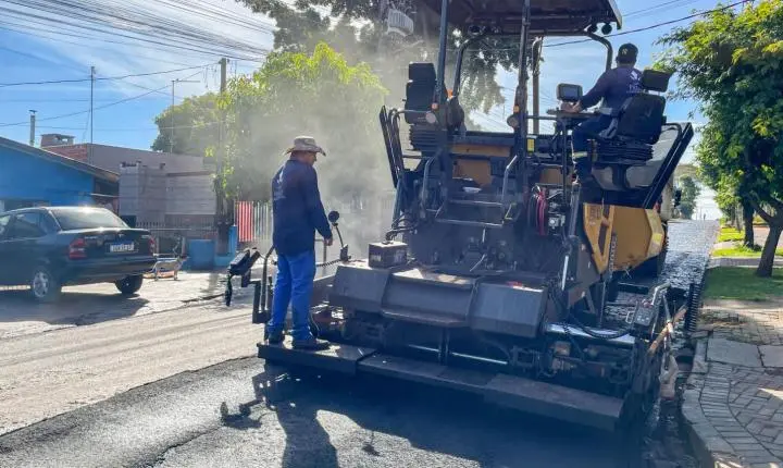 MEDIANEIRA NÃO PARA: AVENIDA JOÃO XXIII GANHA NOVOS TRECHOS DE PAVIMENTAÇÃO E MAIS MOBILIDADE PARA A POPULAÇÃO