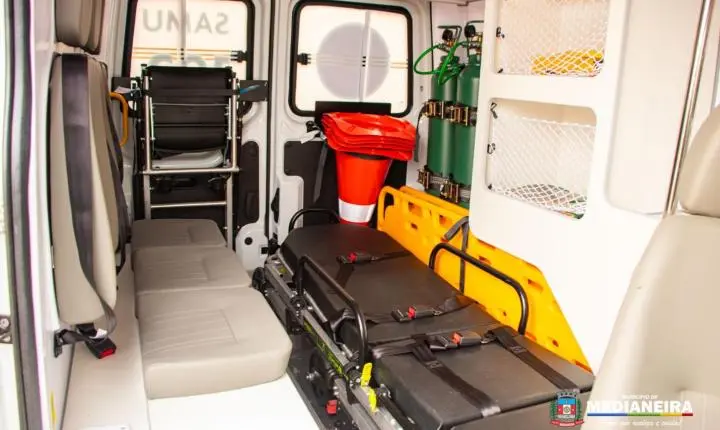 MEDIANEIRA RECEBE DUAS NOVAS AMBULÂNCIAS PARA REFORÇAR O ATENDIMENTO DO SAMU