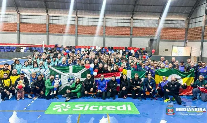 MEDIANEIRA RECEBE SEGUNDA ETAPA DO 3º CIRCUITO SICREDI DE VÔLEI CÂMBIO