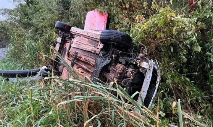 MILAGRE NA PR-495: MOTORISTA SOBREVIVE A GRAVE ACIDENTE ENTRE DIAMANTE D’OESTE E SANTA HELENA