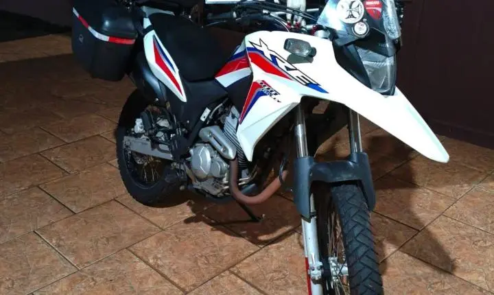 MOTOCICLETA FURTADA É RECUPERADA DURANTE AÇÃO POLICIAL EM SÃO MIGUEL DO IGUAÇU