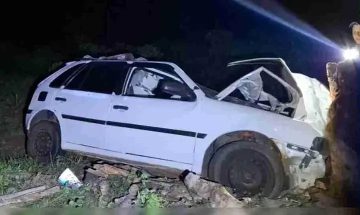 MOTORISTA FICA FERIDO APÓS COLIDIR COM BOI NA PR-082 ENTRE RIBEIRÃO BONITO E GRANDES RIOS