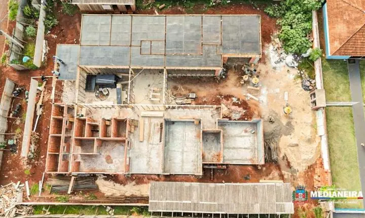 NOVO CMEI DO BAIRRO NAZARÉ AVANÇA E ATINGE 50% DA OBRA EM MEDIANEIRA
