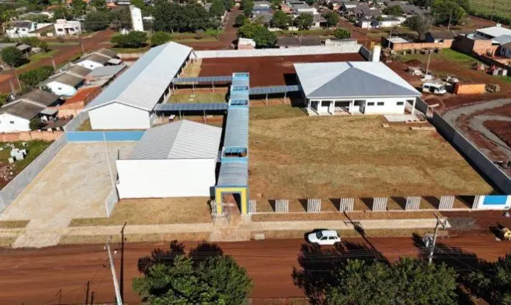 OBRA DA NOVA ESCOLA MUNICIPAL ARTUR CARDOSO ENTRA NA RETA FINAL EM SÃO MIGUEL DO IGUAÇU