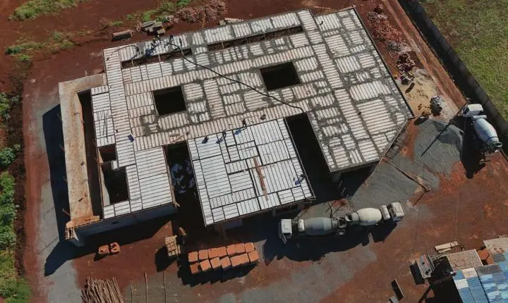 OBRAS DO NOVO HOSPITAL E MATERNIDADE DE ITAIPULÂNDIA AVANÇAM E AMPLIAM ESTRUTURA DA SAÚDE PÚBLICA