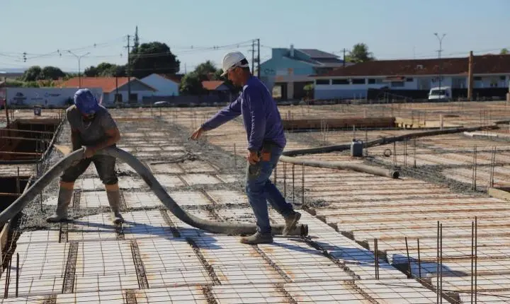 OBRAS DO NOVO HOSPITAL E MATERNIDADE DE ITAIPULÂNDIA AVANÇAM E AMPLIAM ESTRUTURA DA SAÚDE PÚBLICA