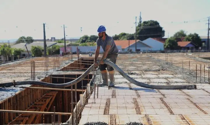 OBRAS DO NOVO HOSPITAL E MATERNIDADE DE ITAIPULÂNDIA AVANÇAM E AMPLIAM ESTRUTURA DA SAÚDE PÚBLICA