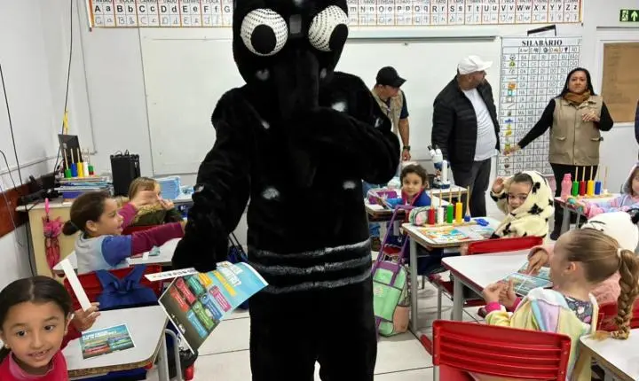 PALESTRA EDUCATIVA COM O TEMA “O QUE FAZER EM 10 MINUTOS: UNIDOS CONTRA A DENGUE” É REALIZADA NA ESCOLA DONA LEOPOLDINA EM ITAIPULÂNDIA