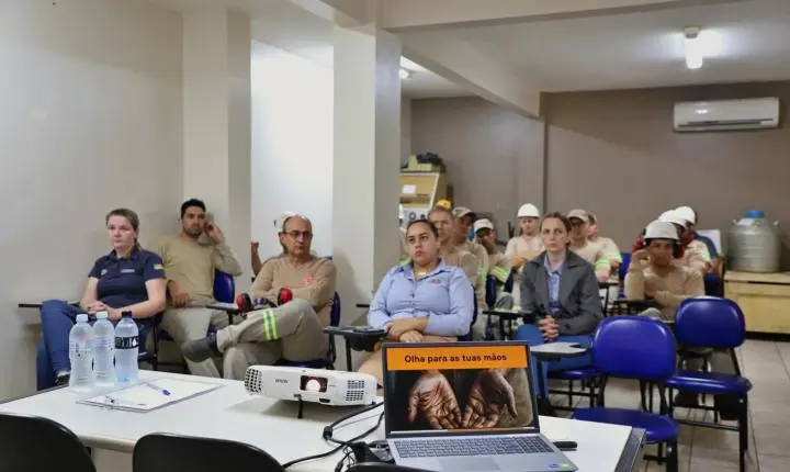 PALESTRA SOBRE SAÚDE MENTAL MOBILIZA TRABALHADORES EM INDÚSTRIA DE ITAIPULÂNDIA