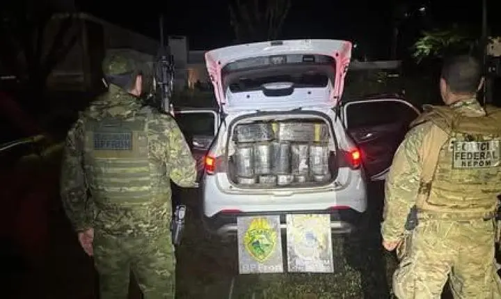 PF E PM APREENDEM MAIS DE UMA TONELADA DE MACONHA E RECUPERAM CARRO FURTADO EM SANTA HELENA