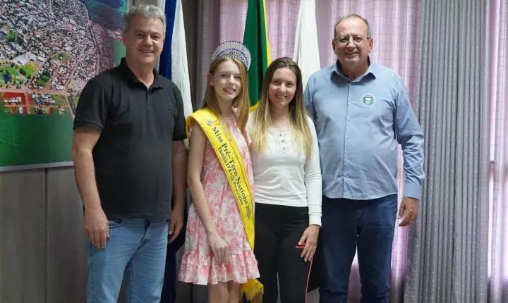 PODER EXECUTIVO DE ITAIPULÂNDIA RECEBE MISS STEFFANY LETICIA WECKER, DESTAQUE EM CONCURSOS DE BELEZA NACIONAIS E INTERNACIONAIS
