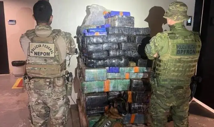 POLÍCIA FEDERAL E BPFRON APREENDEM MAIS DE 930 KG DE MACONHA E COMPRIMIDOS DE ECSTASY EM SANTA HELENA