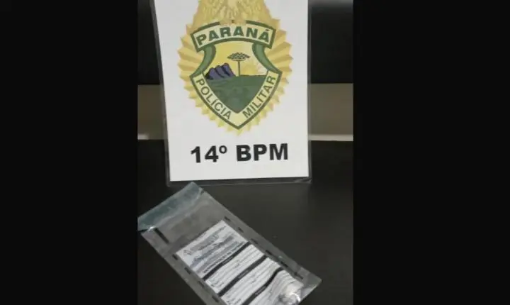 POLÍCIA MILITAR APREENDE PORÇÃO DE MACONHA EM MOCHILA DE ESTUDANTE EM COLÉGIO DE MISSAL