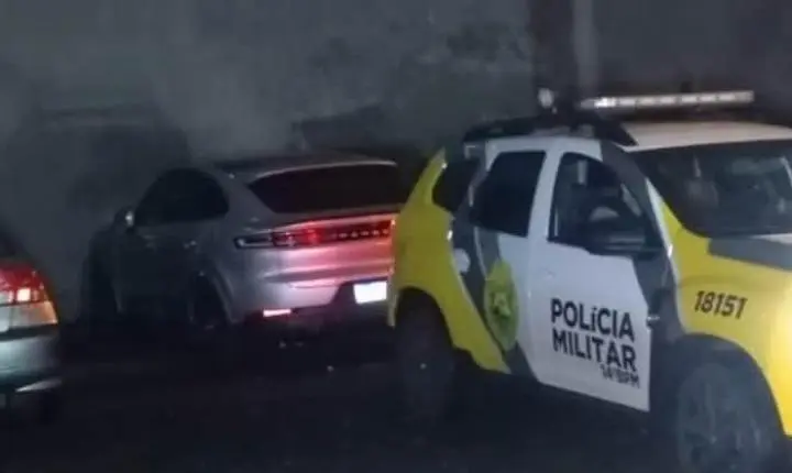 POLÍCIA MILITAR RECUPERA CARRO ROUBADO APÓS ASSALTO A RESIDÊNCIA EM FOZ DO IGUAÇU