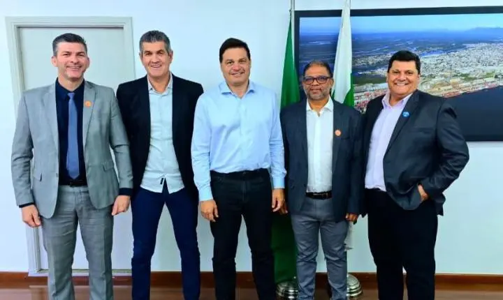 PREFEITO BIM SE REÚNE COM GOVERNADOR RATINHO JUNIOR E APRESENTA DEMANDAS DE SANTA TEREZINHA DE ITAIPU