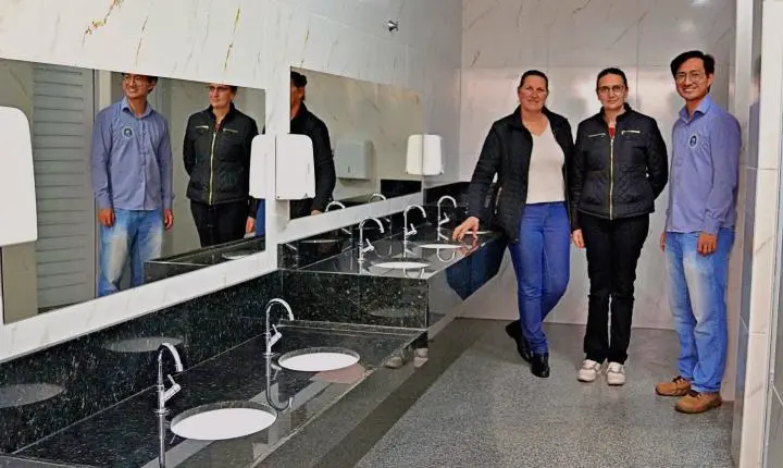 PREFEITURA DE ITAIPULÂNDIA INVESTE R$ 111,9 MIL NA REFORMA DOS BANHEIROS DA ESCOLA DONA LEOPOLDINA