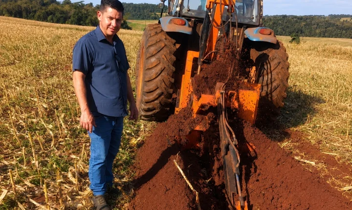 PRESIDENTE DA CÂMARA DE MISSAL ACOMPANHA TESTES DE MÁQUINA VALETADEIRA NA LINHA CAÇADOR